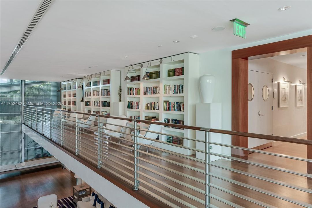 Vendido Recientemente: $5,099,000 (3 camas, 3 baños, 2640 Pies cuadrados)