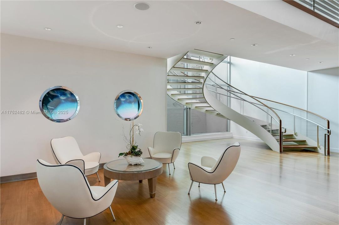 Vendido Recientemente: $5,099,000 (3 camas, 3 baños, 2640 Pies cuadrados)