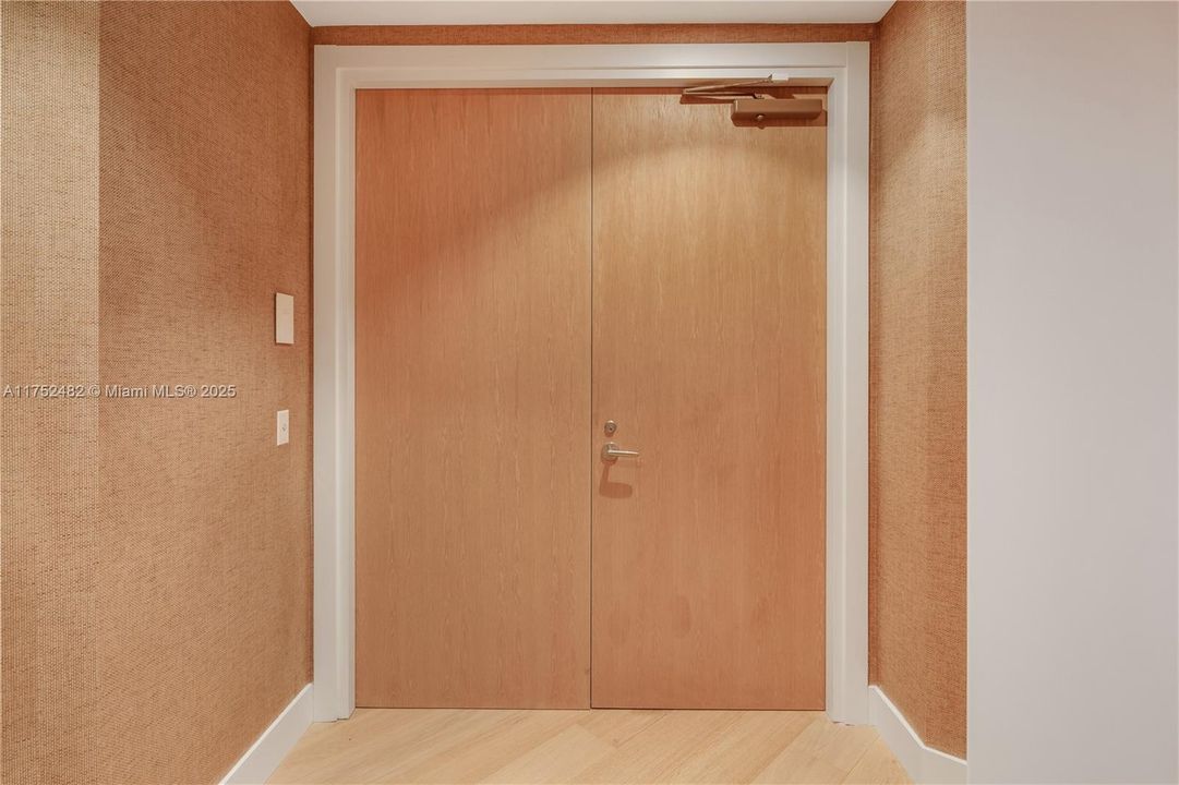 Vendido Recientemente: $5,099,000 (3 camas, 3 baños, 2640 Pies cuadrados)