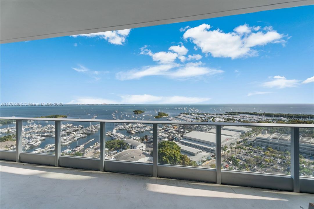 Vendido Recientemente: $5,099,000 (3 camas, 3 baños, 2640 Pies cuadrados)