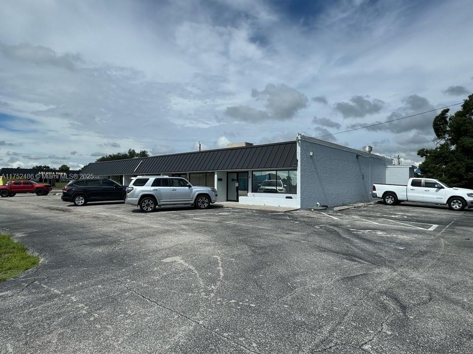 最近售出: $1,200,000 (0 贝兹, 0 浴室, 0 平方英尺)