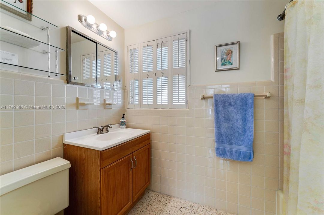 Vendido Recientemente: $269,000 (2 camas, 2 baños, 750 Pies cuadrados)