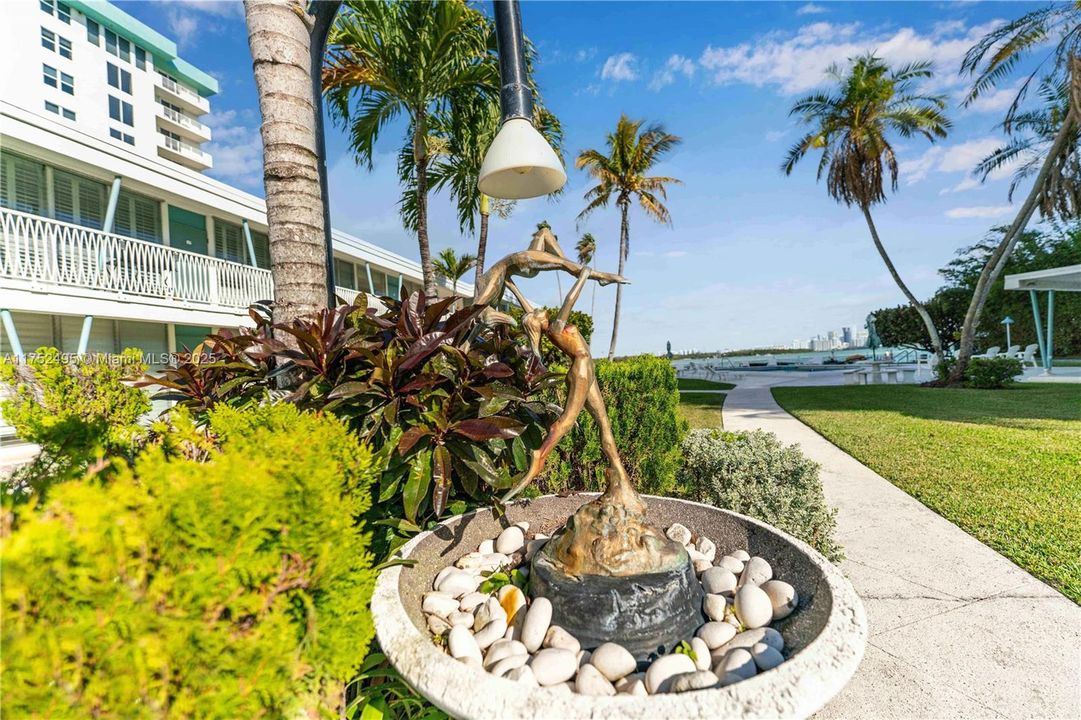 Vendido Recientemente: $269,000 (2 camas, 2 baños, 750 Pies cuadrados)