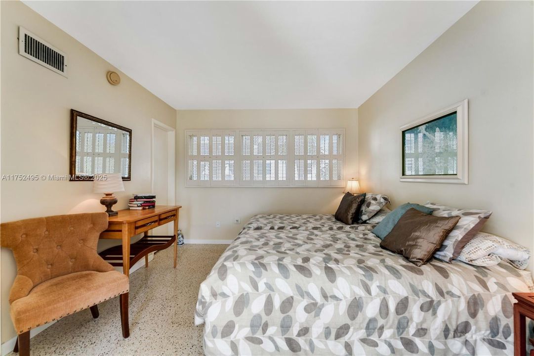 Vendido Recientemente: $269,000 (2 camas, 2 baños, 750 Pies cuadrados)