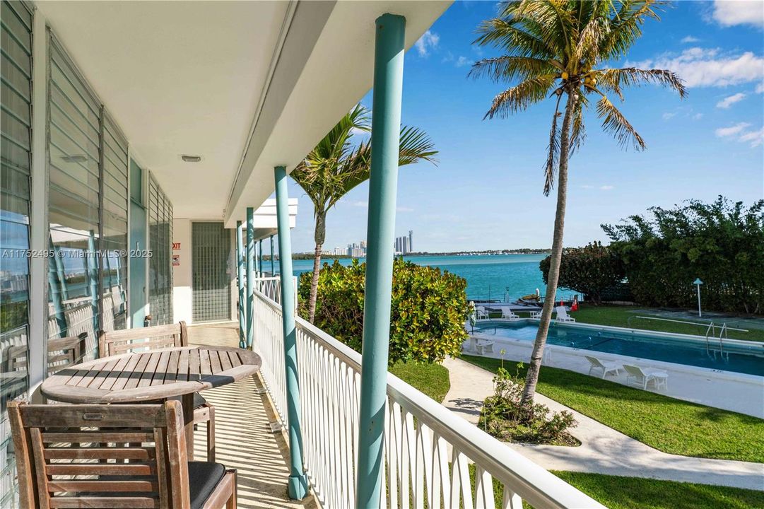 Vendido Recientemente: $269,000 (2 camas, 2 baños, 750 Pies cuadrados)