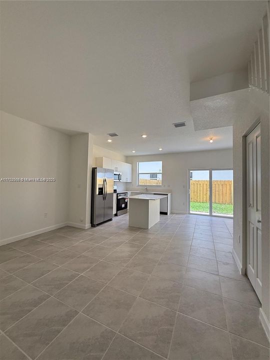 Recently Rented: $2,500 (3 beds, 3 baths, 1377 Square Feet)