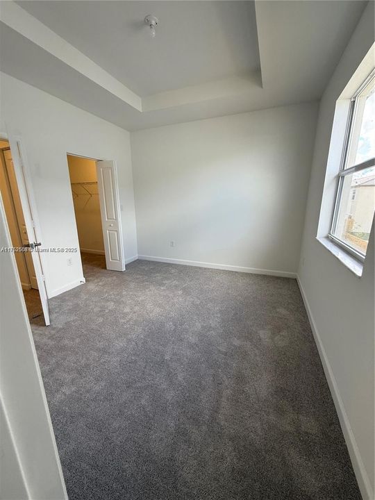 Recently Rented: $2,500 (3 beds, 3 baths, 1377 Square Feet)