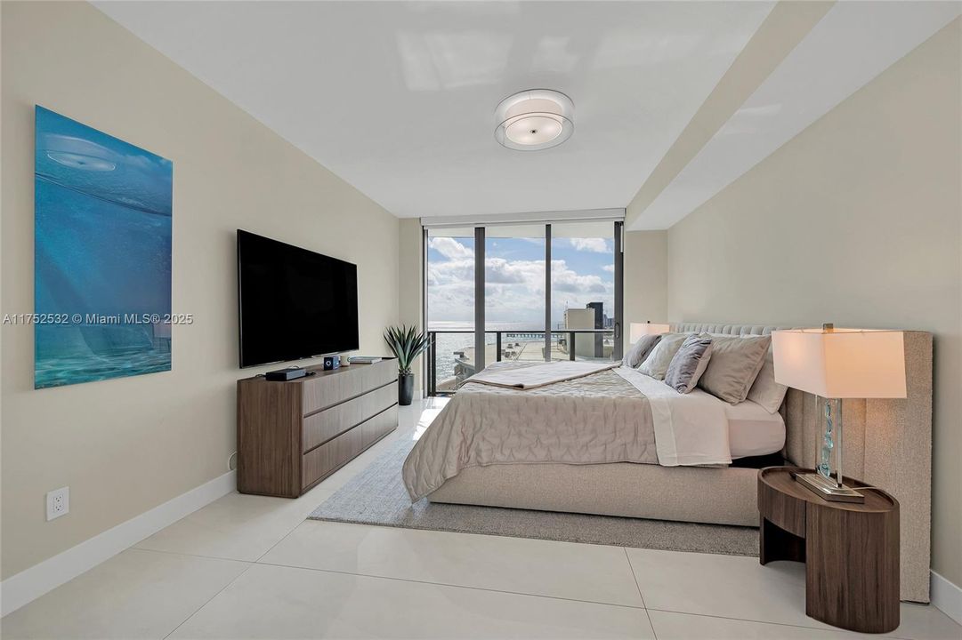 Recently Rented: $12,000 (3 beds, 3 baths, 1954 Square Feet)