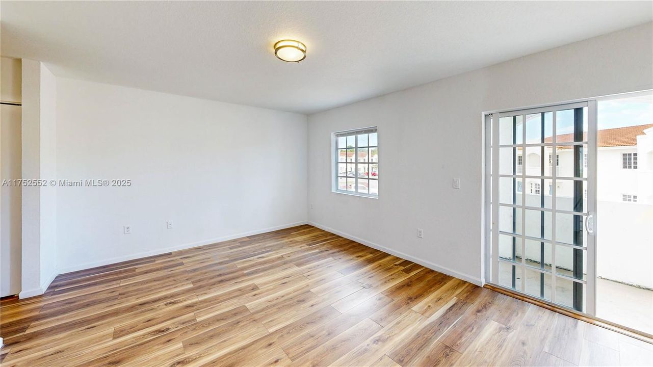 Recently Sold: $283,458 (3 beds, 2 baths, 1276 Square Feet)