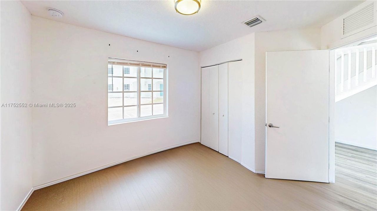 Recently Sold: $283,458 (3 beds, 2 baths, 1276 Square Feet)