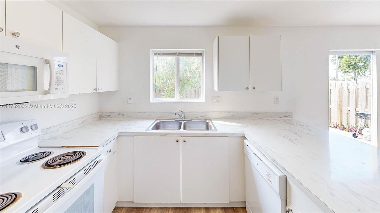 Recently Sold: $283,458 (3 beds, 2 baths, 1276 Square Feet)