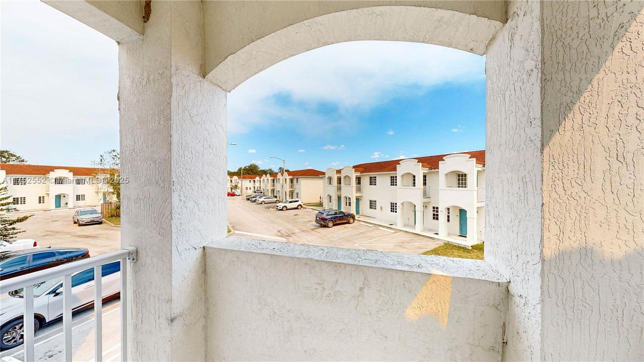 Recently Sold: $283,458 (3 beds, 2 baths, 1276 Square Feet)