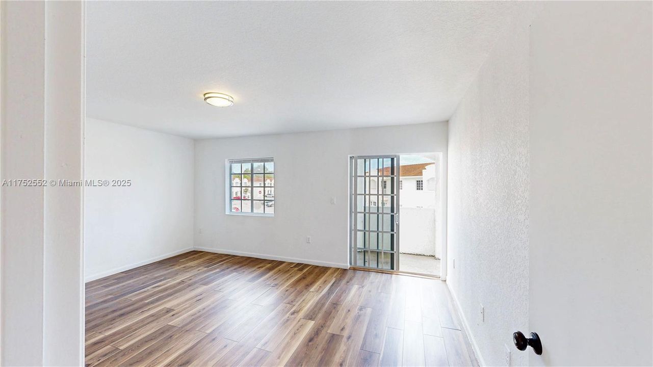 Recently Sold: $283,458 (3 beds, 2 baths, 1276 Square Feet)