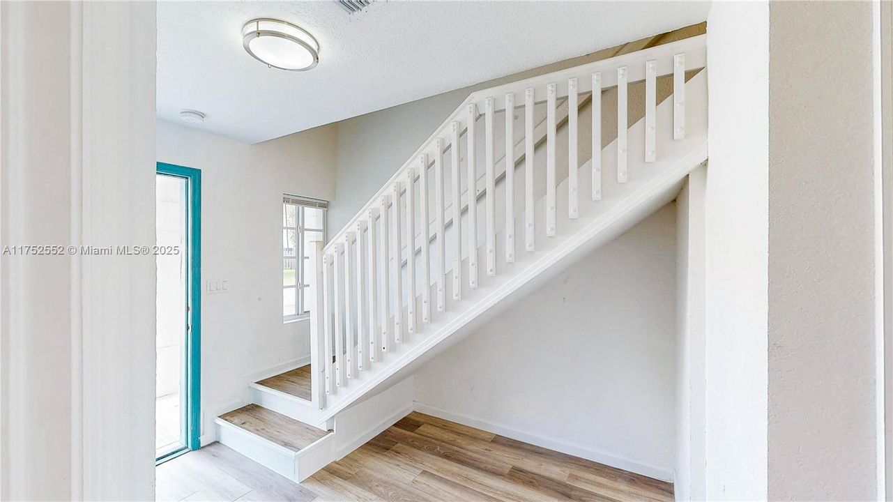 Recently Sold: $283,458 (3 beds, 2 baths, 1276 Square Feet)