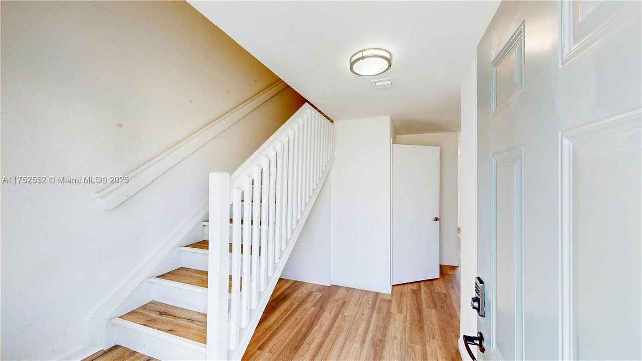 Recently Sold: $283,458 (3 beds, 2 baths, 1276 Square Feet)