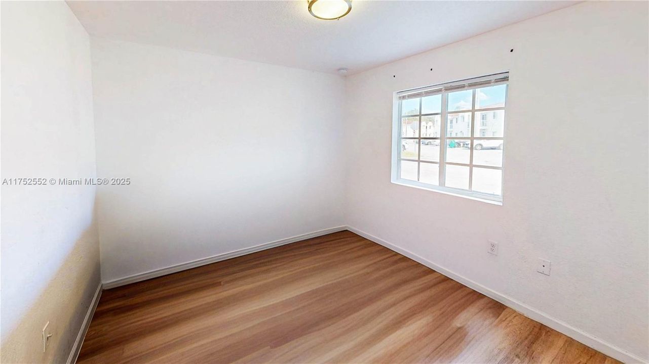 Recently Sold: $283,458 (3 beds, 2 baths, 1276 Square Feet)