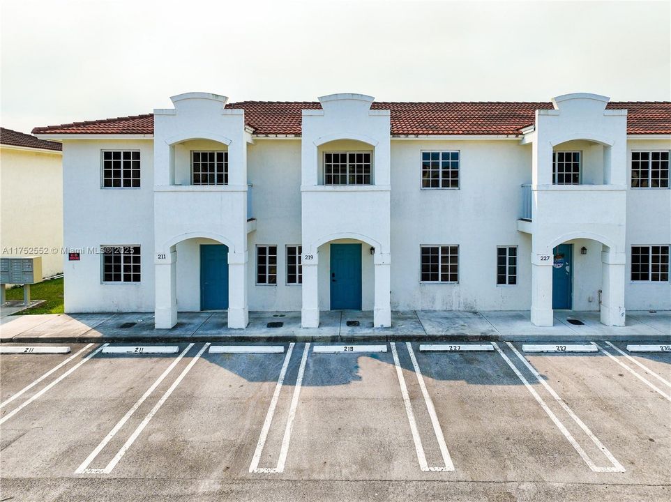 Recently Sold: $283,458 (3 beds, 2 baths, 1276 Square Feet)