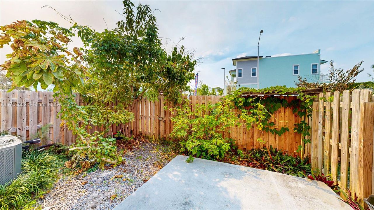 Recently Sold: $283,458 (3 beds, 2 baths, 1276 Square Feet)