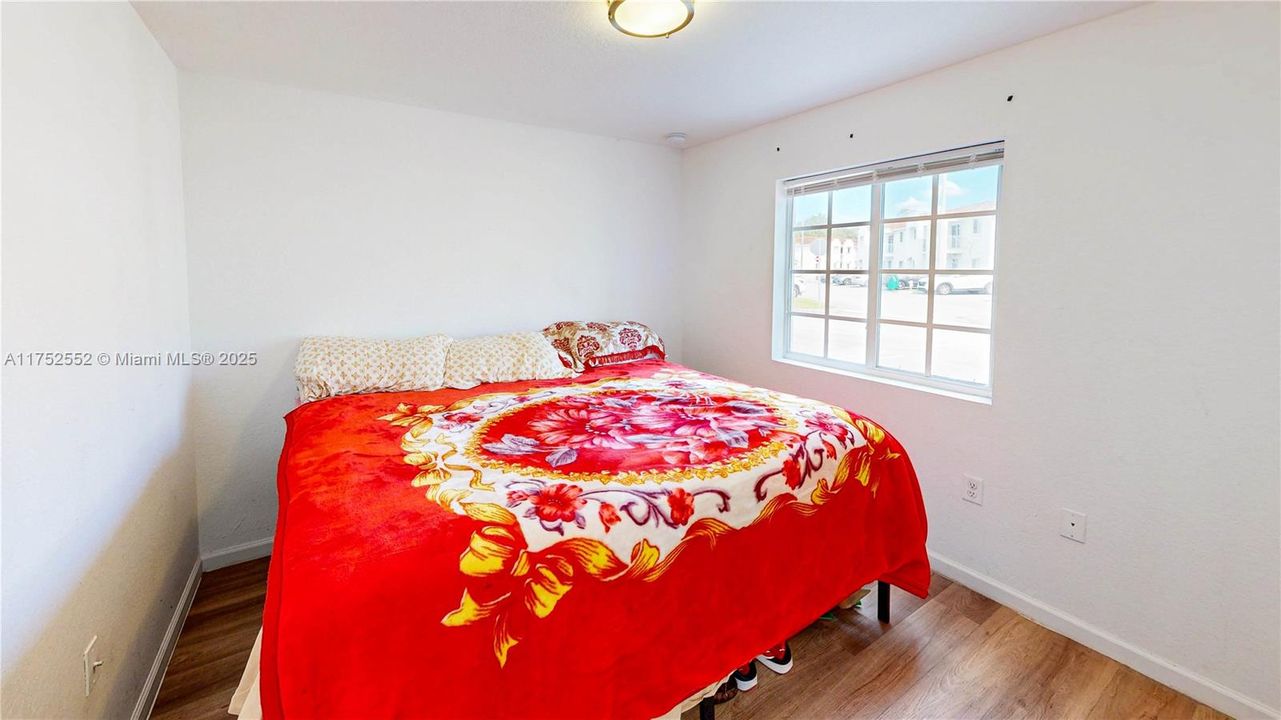 Recently Sold: $283,458 (3 beds, 2 baths, 1276 Square Feet)