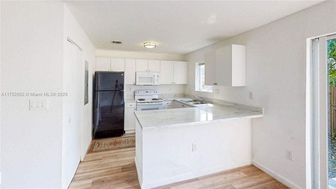 Recently Sold: $283,458 (3 beds, 2 baths, 1276 Square Feet)