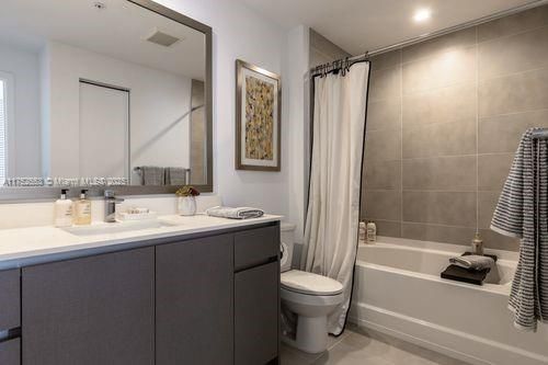 最近租的: $2,908 (2 贝兹, 2 浴室, 971 平方英尺)