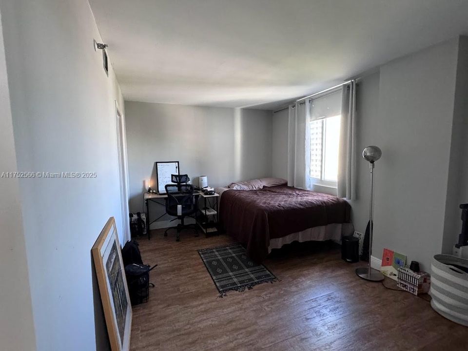 Recently Sold: $370,000 (2 beds, 2 baths, 914 Square Feet)