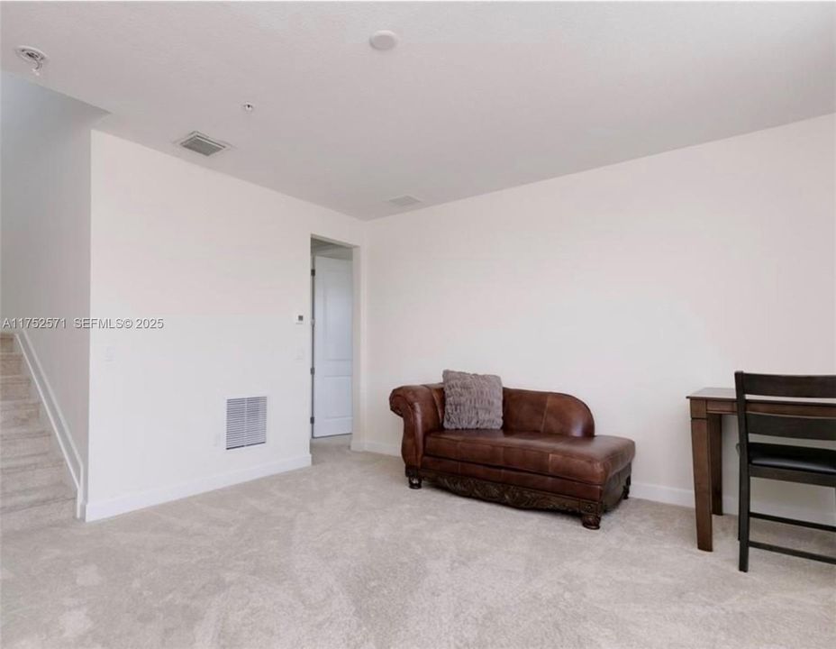 En Venta: $799,000 (4 camas, 3 baños, 2942 Pies cuadrados)