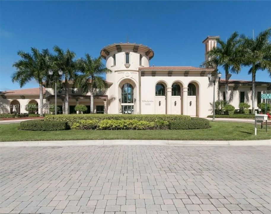 En Venta: $799,000 (4 camas, 3 baños, 2942 Pies cuadrados)