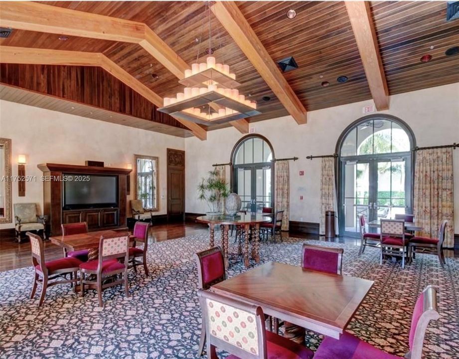 En Venta: $799,000 (4 camas, 3 baños, 2942 Pies cuadrados)