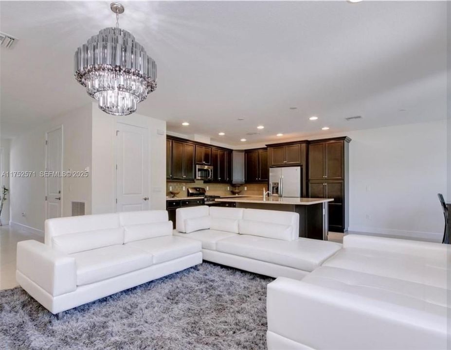 En Venta: $799,000 (4 camas, 3 baños, 2942 Pies cuadrados)