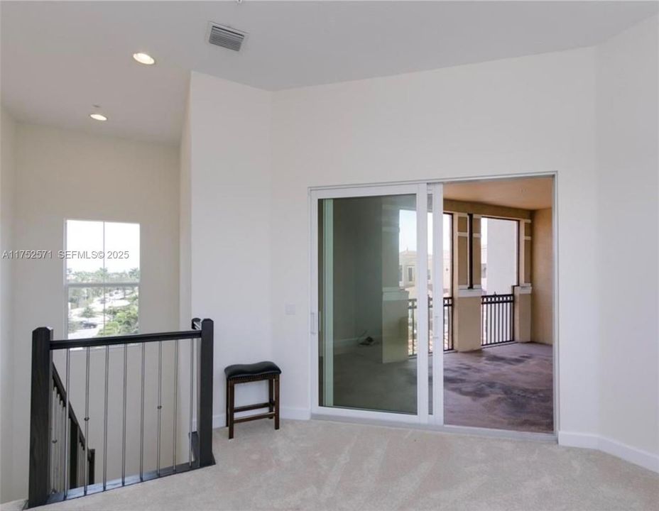 En Venta: $799,000 (4 camas, 3 baños, 2942 Pies cuadrados)