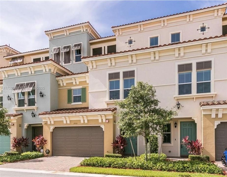 En Venta: $799,000 (4 camas, 3 baños, 2942 Pies cuadrados)