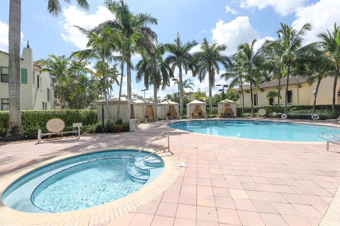 En Venta: $799,000 (4 camas, 3 baños, 2942 Pies cuadrados)