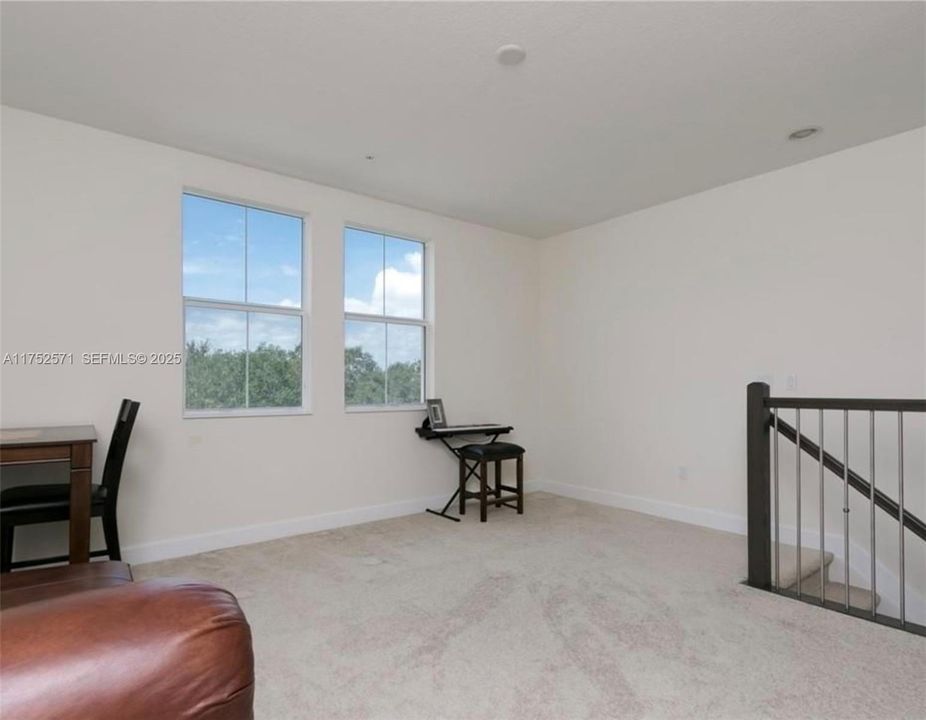 En Venta: $799,000 (4 camas, 3 baños, 2942 Pies cuadrados)