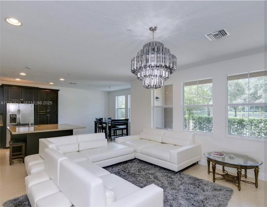 En Venta: $799,000 (4 camas, 3 baños, 2942 Pies cuadrados)