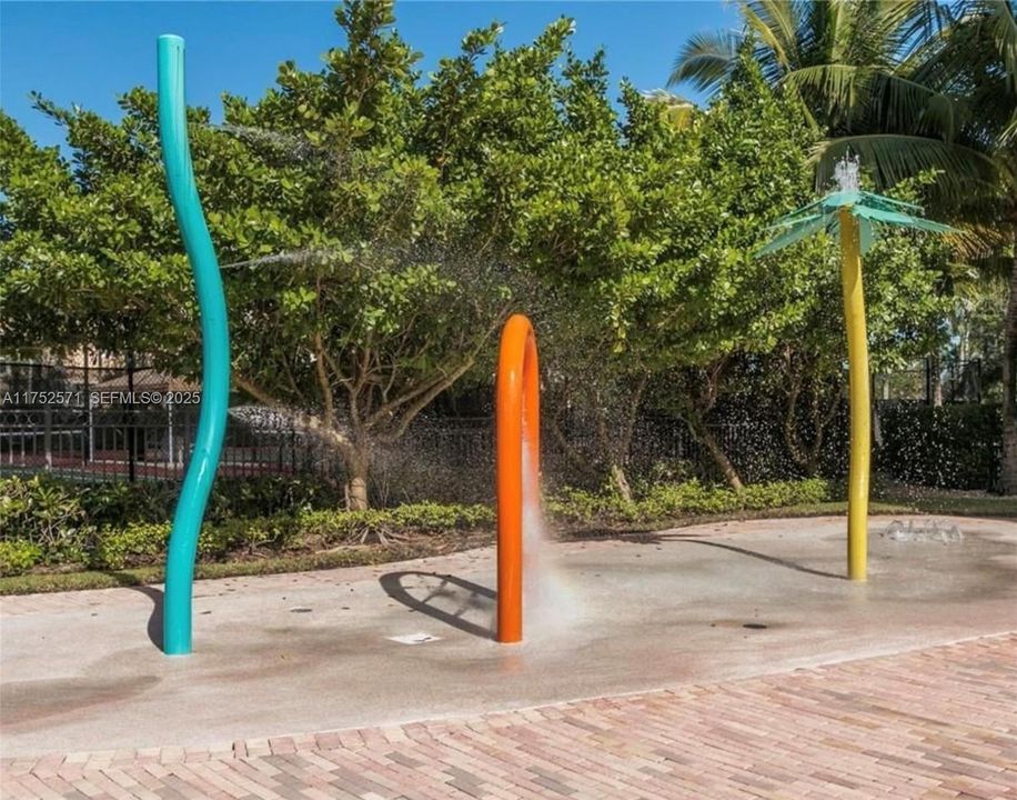 En Venta: $799,000 (4 camas, 3 baños, 2942 Pies cuadrados)