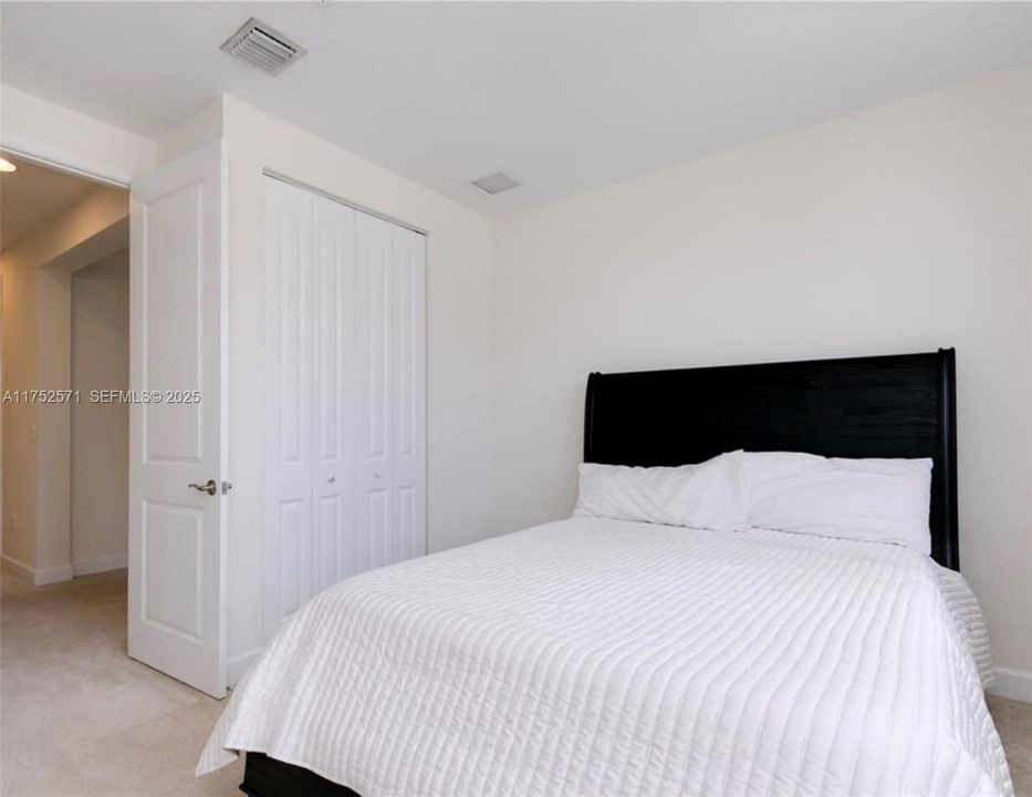 En Venta: $799,000 (4 camas, 3 baños, 2942 Pies cuadrados)