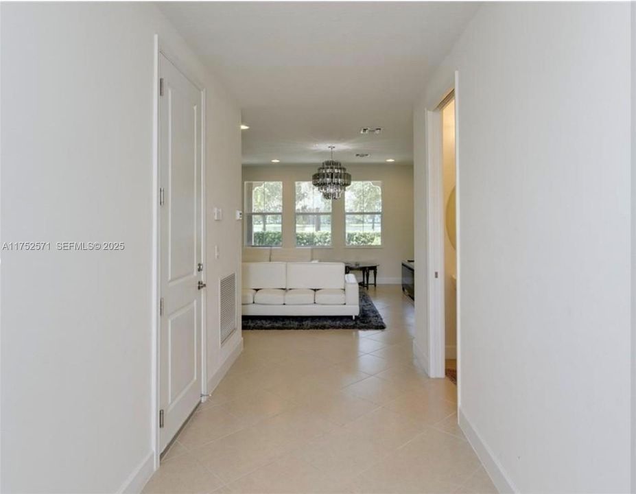 En Venta: $799,000 (4 camas, 3 baños, 2942 Pies cuadrados)