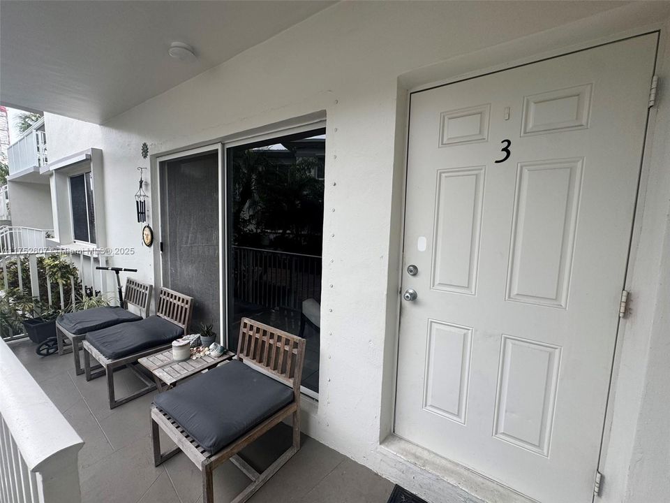 На продажу: $359,900 (2 спален, 2 ванн, 1058 Квадратных фут)