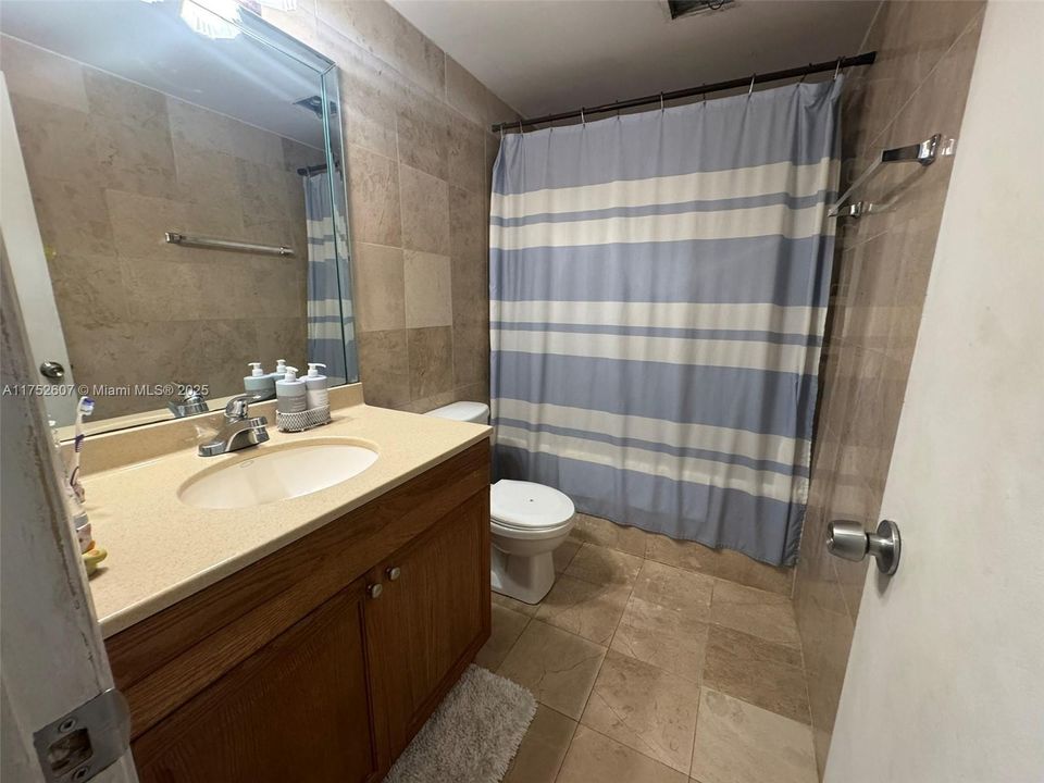 На продажу: $359,900 (2 спален, 2 ванн, 1058 Квадратных фут)