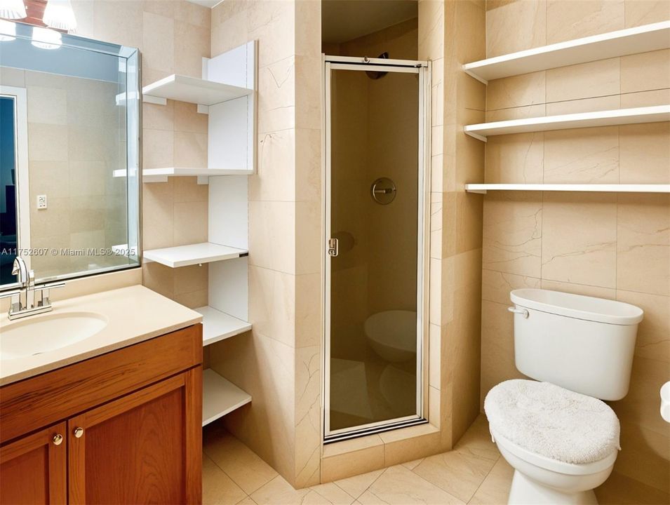 На продажу: $359,900 (2 спален, 2 ванн, 1058 Квадратных фут)