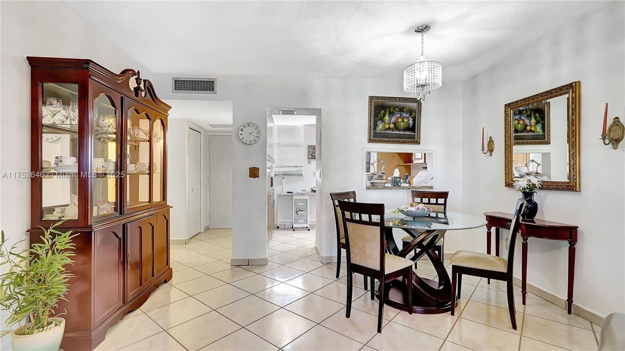 待售: $175,000 (1 贝兹, 1 浴室, 768 平方英尺)