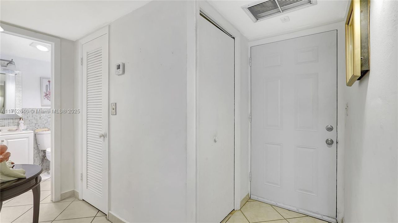 待售: $175,000 (1 贝兹, 1 浴室, 768 平方英尺)