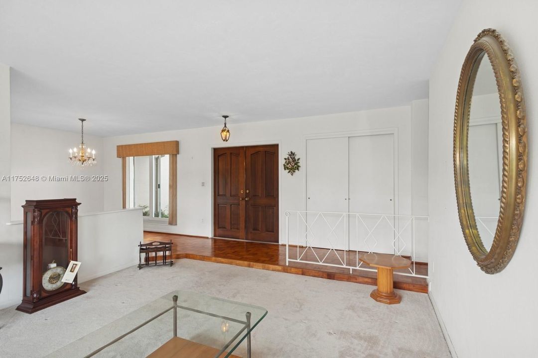 Recently Sold: $935,000 (4 beds, 2 baths, 1833 Square Feet)