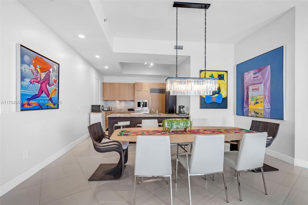 Recently Rented: $9,400 (3 beds, 3 baths, 2084 Square Feet)