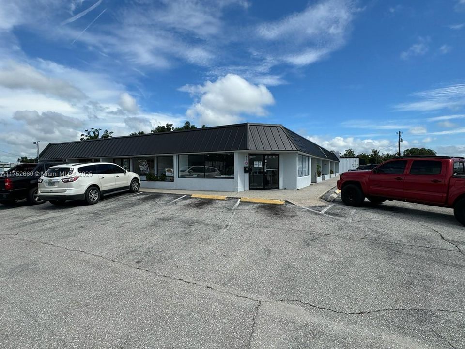 最近售出: $1,200,000 (0 贝兹, 0 浴室, 0 平方英尺)