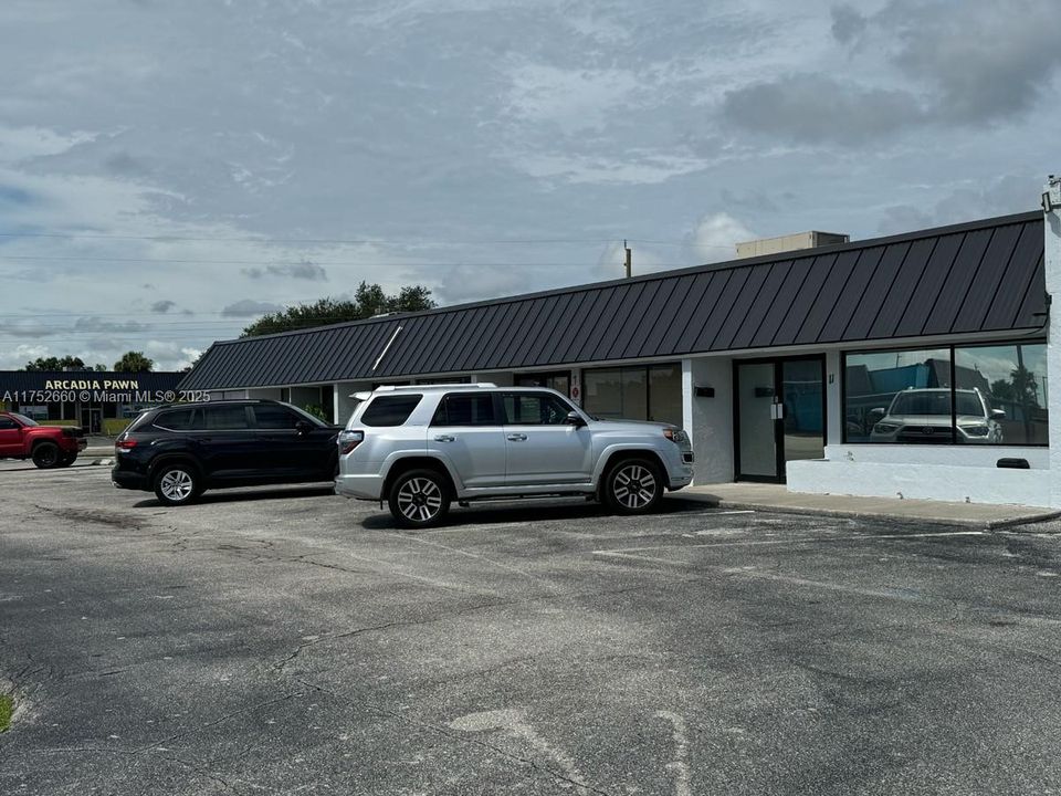 最近售出: $1,200,000 (0 贝兹, 0 浴室, 0 平方英尺)