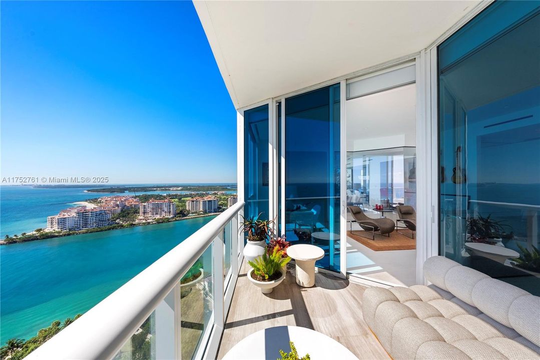 For Sale: $25,900,000 (3 beds, 3 baths, 4776 Square Feet)