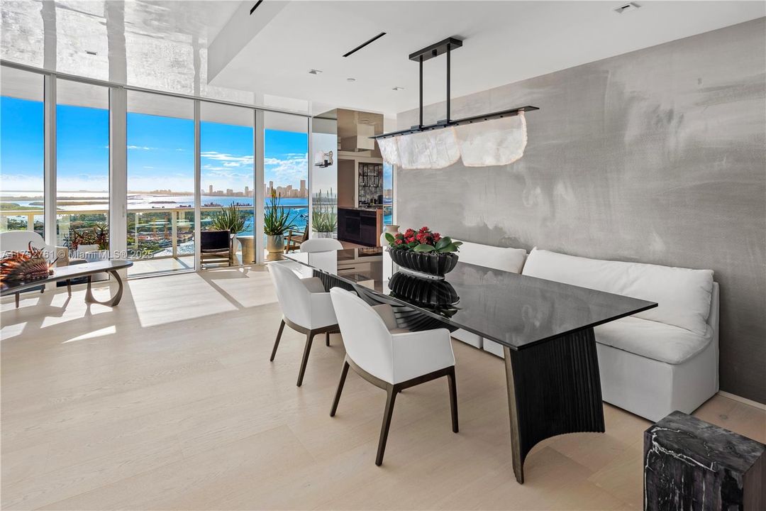 For Sale: $25,900,000 (3 beds, 3 baths, 4776 Square Feet)