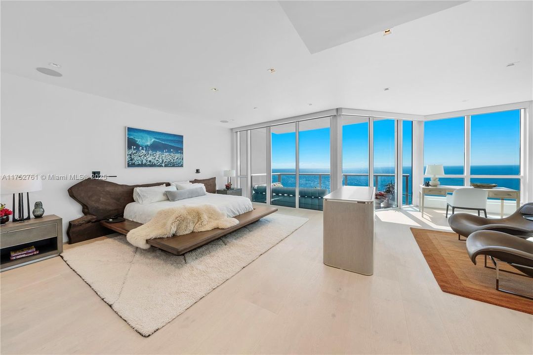 For Sale: $25,900,000 (3 beds, 3 baths, 4776 Square Feet)